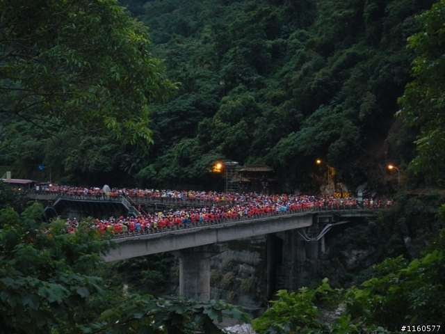 2013雨中熱血狂奔的太魯閣峽谷馬拉松