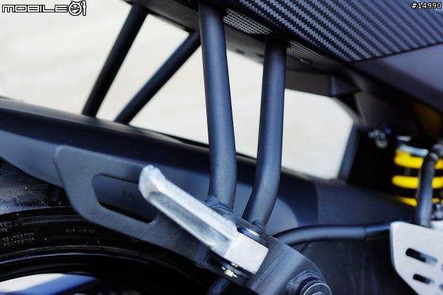 獨一無二的品味:YAMAHA YZF-R15 v2.0 2013