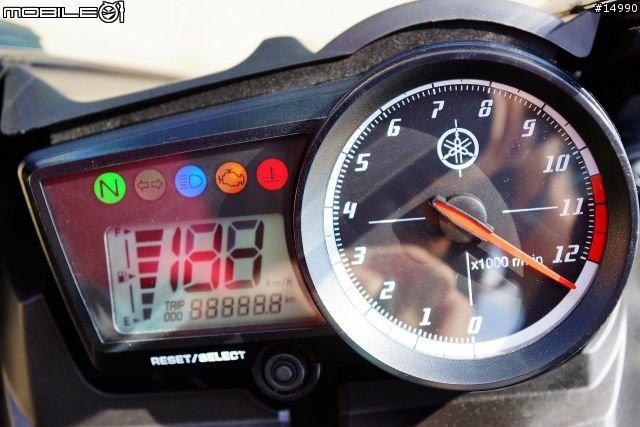 獨一無二的品味:YAMAHA YZF-R15 v2.0 2013