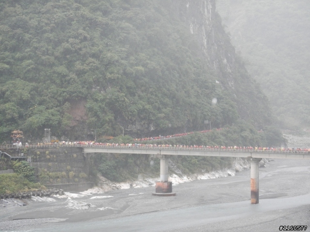 2013雨中熱血狂奔的太魯閣峽谷馬拉松