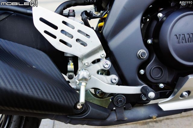獨一無二的品味:YAMAHA YZF-R15 v2.0 2013