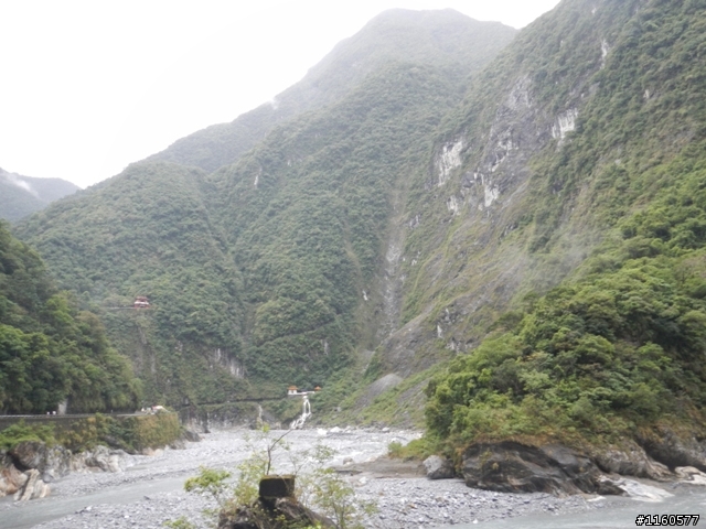 2013雨中熱血狂奔的太魯閣峽谷馬拉松