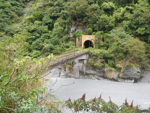 2013雨中熱血狂奔的太魯閣峽谷馬拉松