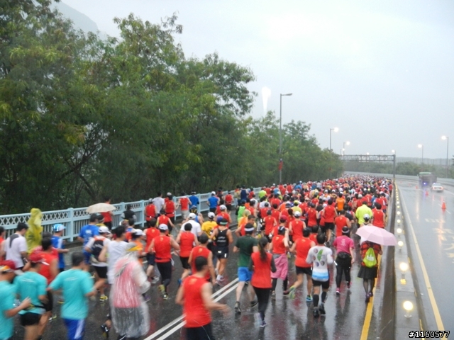 2013雨中熱血狂奔的太魯閣峽谷馬拉松