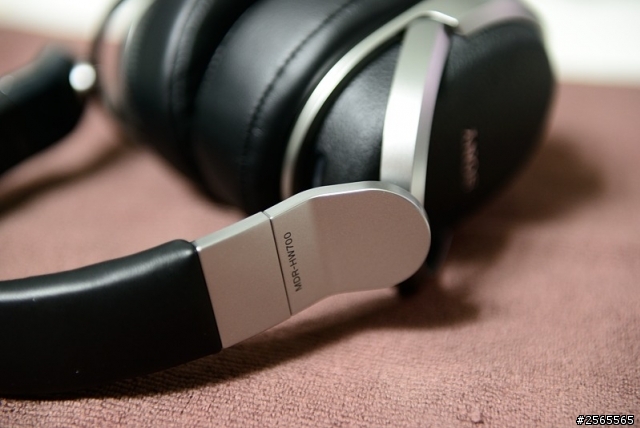 方寸間的奇幻世界 SONY MDR-HW700DS