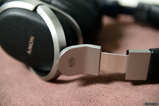 方寸間的奇幻世界 SONY MDR-HW700DS