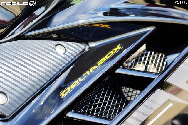 獨一無二的品味:YAMAHA YZF-R15 v2.0 2013