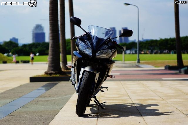 獨一無二的品味:YAMAHA YZF-R15 v2.0 2013