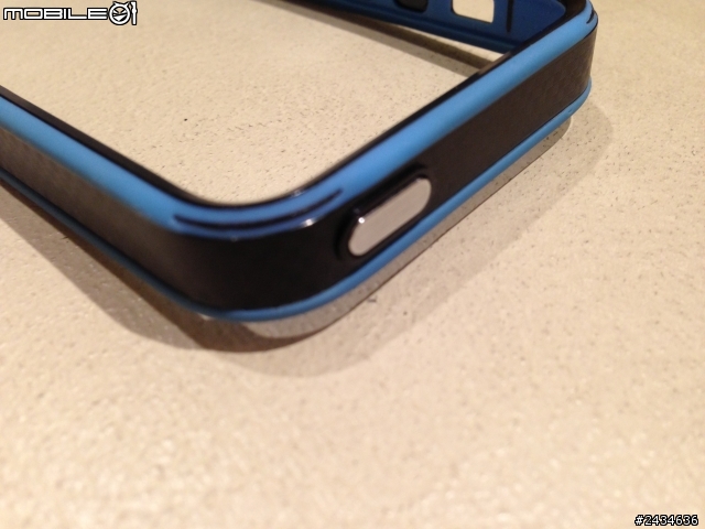 NavJack Trim 系列 iPhone5 碳纖紋路保護框開箱!