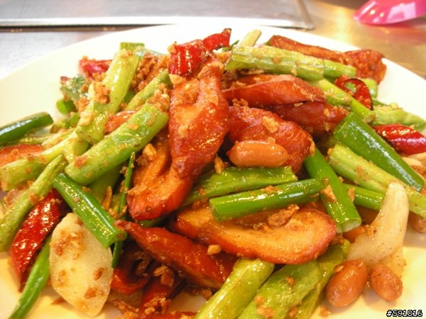 也來寫食記:市區裡的土雞城-城裡的月光
