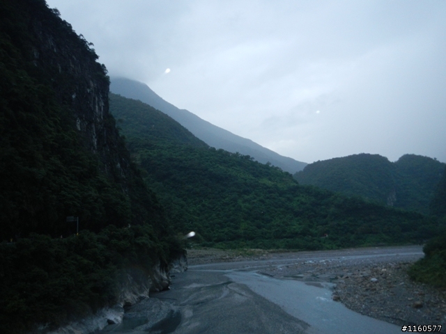 2013雨中熱血狂奔的太魯閣峽谷馬拉松