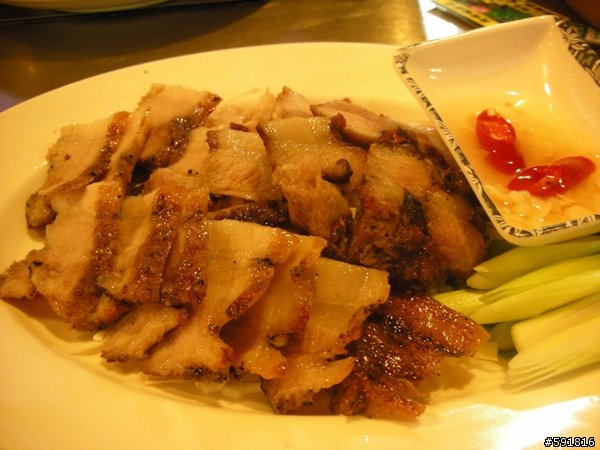 也來寫食記:市區裡的土雞城-城裡的月光