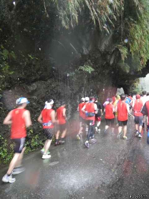 2013雨中熱血狂奔的太魯閣峽谷馬拉松