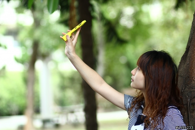【開箱】LUMIA 1020 妹圖多 慎入!