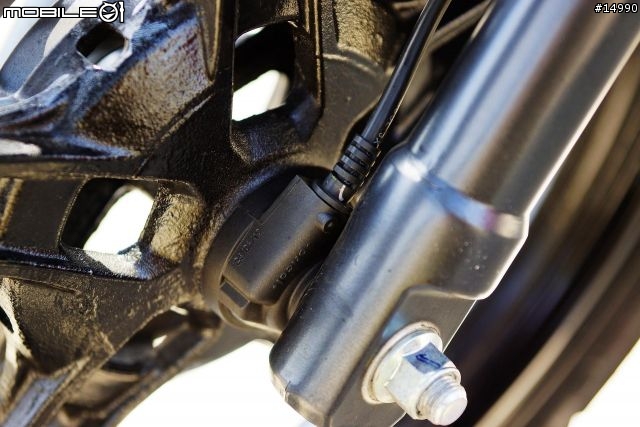 獨一無二的品味:YAMAHA YZF-R15 v2.0 2013