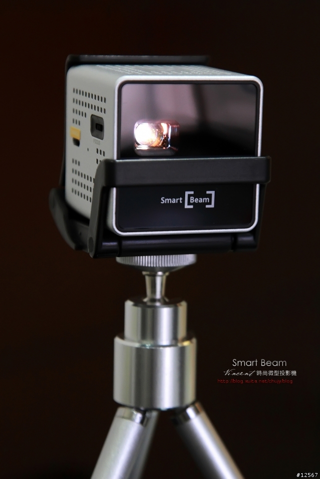 (chujy) Smart Beam 時尚微型投影機試用