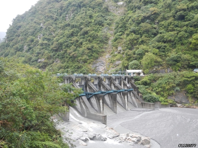 2013雨中熱血狂奔的太魯閣峽谷馬拉松