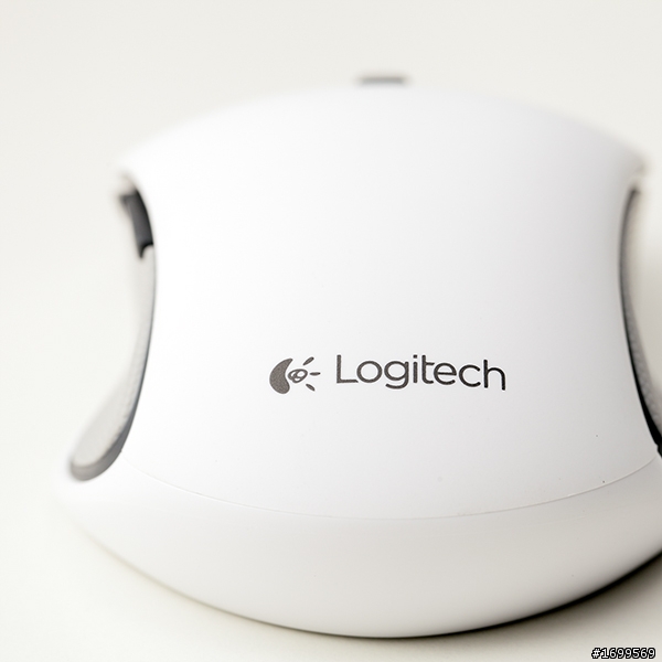 《3C見學記》Logitech M560無線滑鼠之無限制開箱