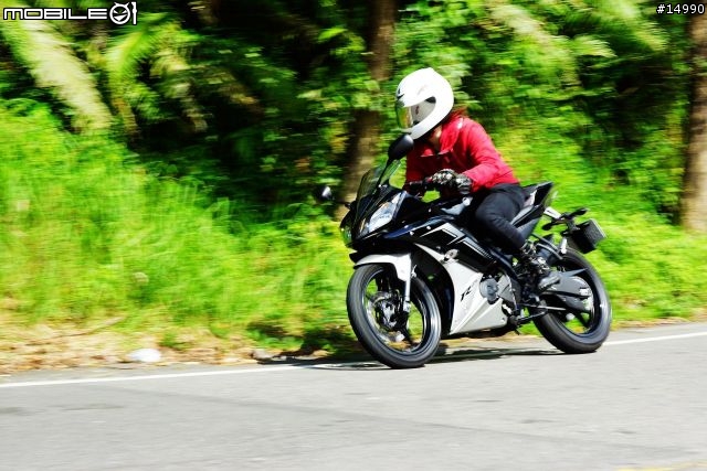 獨一無二的品味:YAMAHA YZF-R15 v2.0 2013