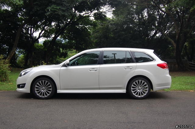 Levorg vs Legacy 2.5gt 外型比一比