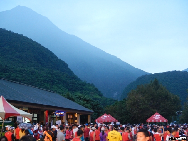 2013雨中熱血狂奔的太魯閣峽谷馬拉松