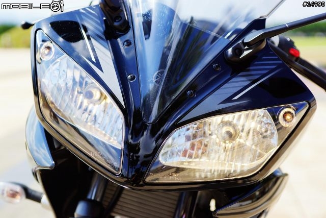 獨一無二的品味:YAMAHA YZF-R15 v2.0 2013