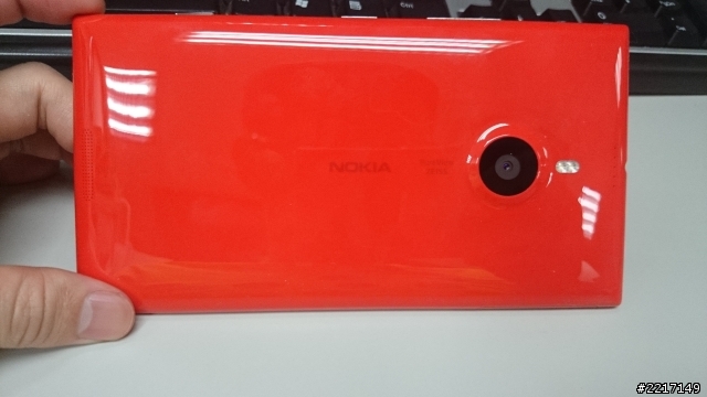 Lumia 1520體驗機(紅)心得 + 1520 vs Z1 vs PFI 不專業拍照比較