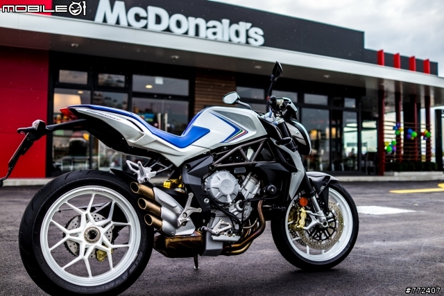 重車日誌20:最美的中量級街車-MV Agusta Brutale800