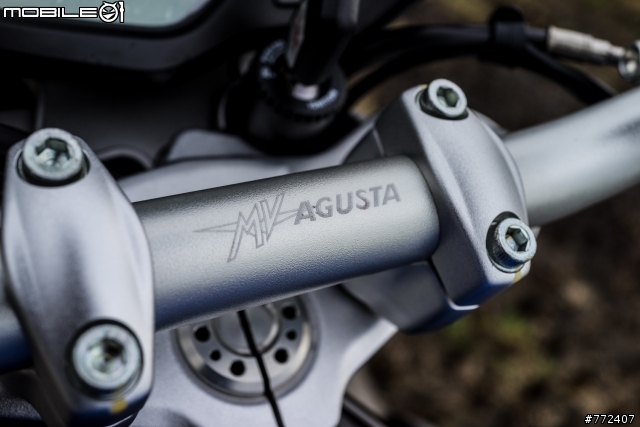 重車日誌20:最美的中量級街車-MV Agusta Brutale800