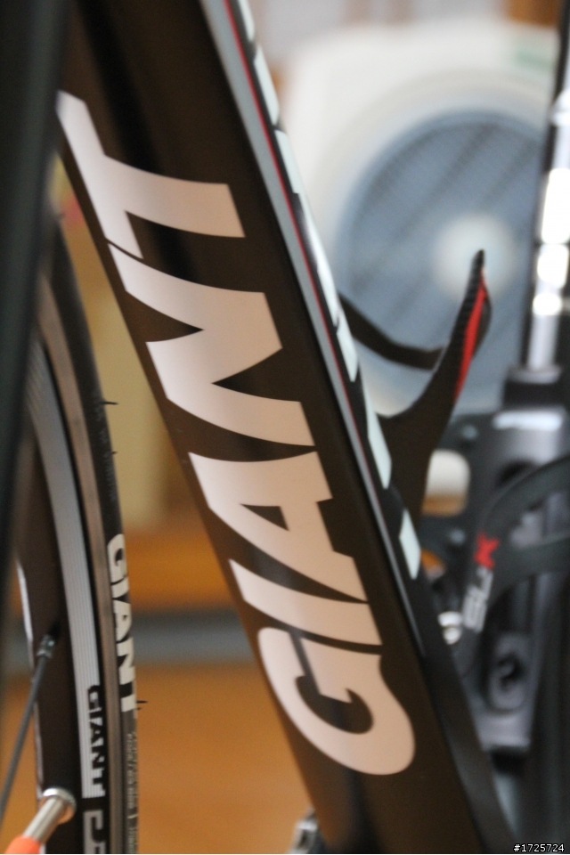 Giant Tcr Adv 1 開箱文 (圖多)