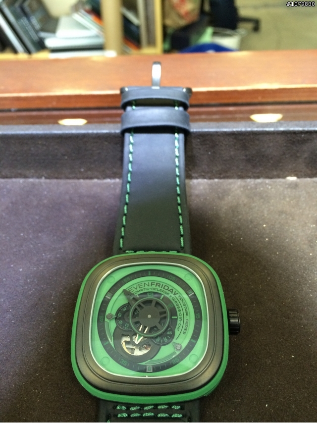 【開箱】聖誕開箱 - Sevenfriday 手錶.