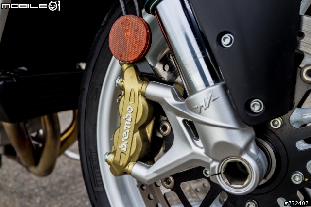 重車日誌20:最美的中量級街車-MV Agusta Brutale800