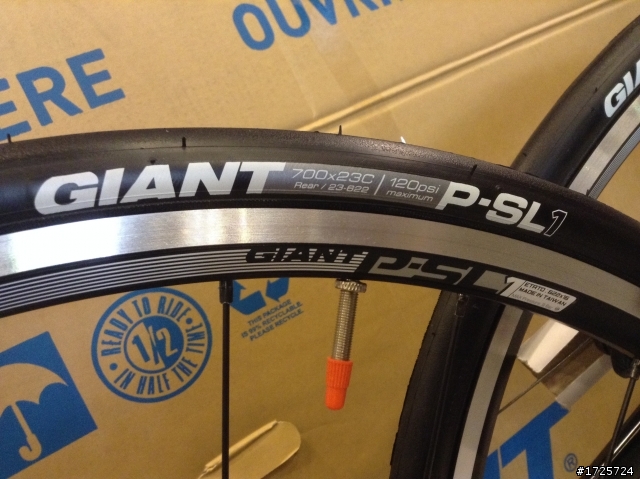 Giant Tcr Adv 1 開箱文 (圖多)