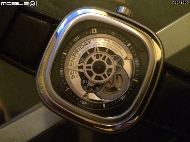 【開箱】聖誕開箱 - Sevenfriday 手錶.