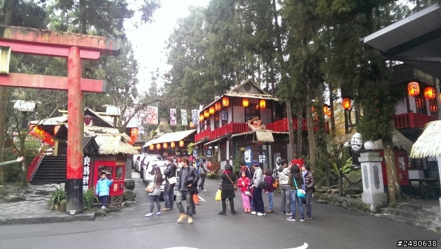 溪頭妖怪村、南投天空之橋、萬巒豬腳、佛光山佛陀紀念館+24小時KUGA試駕體驗