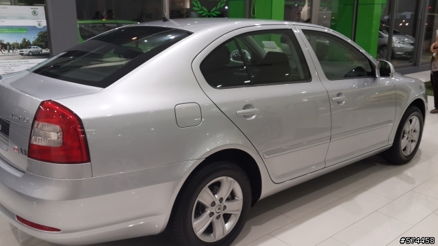 SKODA Octavia 1.2 TSI (亮銀) 小小開箱