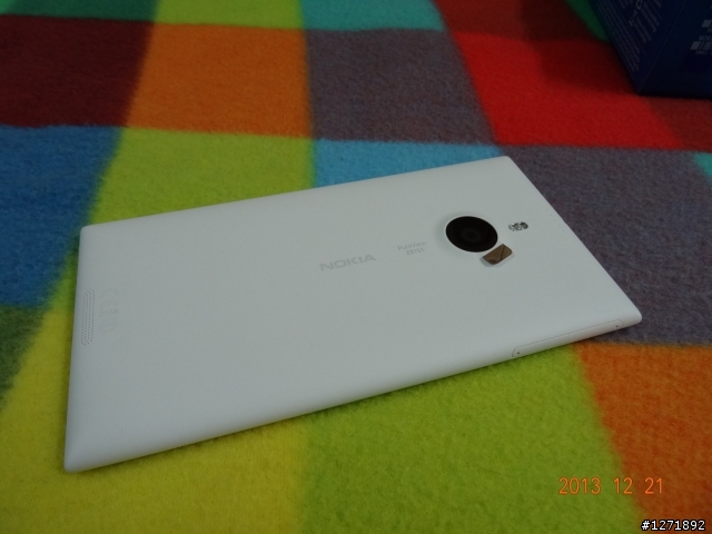 白色 Nokia Lumia 1520 簡單開箱