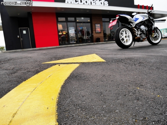 重車日誌20:最美的中量級街車-MV Agusta Brutale800