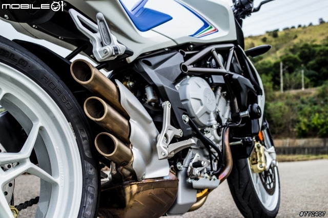 重車日誌20:最美的中量級街車-MV Agusta Brutale800