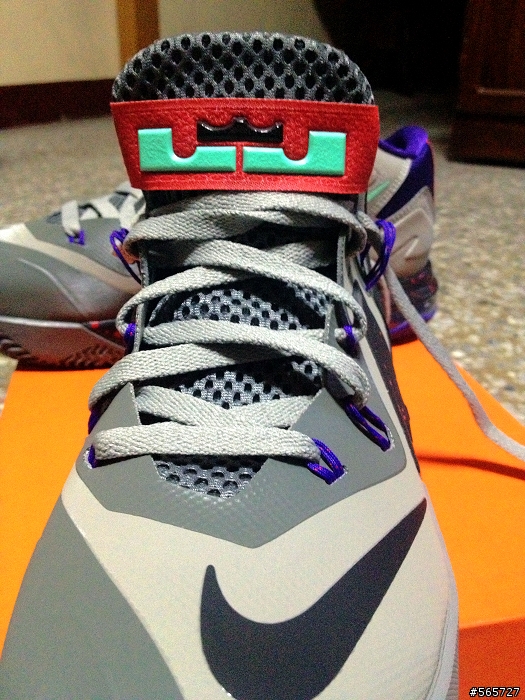 LBJ ambassador 6 再買第 2 雙