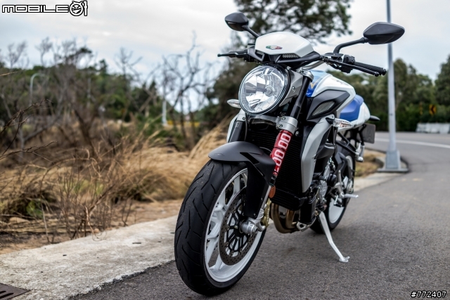 重車日誌20:最美的中量級街車-MV Agusta Brutale800