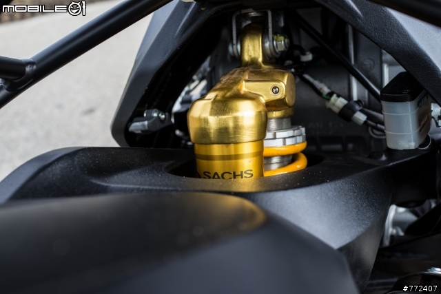 重車日誌20:最美的中量級街車-MV Agusta Brutale800