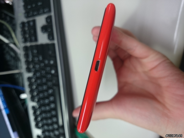 Lumia 1520體驗機(紅)心得 + 1520 vs Z1 vs PFI 不專業拍照比較