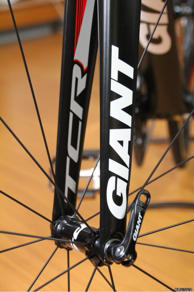 Giant Tcr Adv 1 開箱文 (圖多)