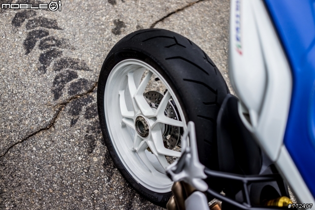 重車日誌20:最美的中量級街車-MV Agusta Brutale800
