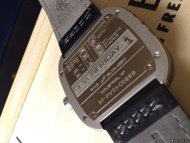 【開箱】聖誕開箱 - Sevenfriday 手錶.