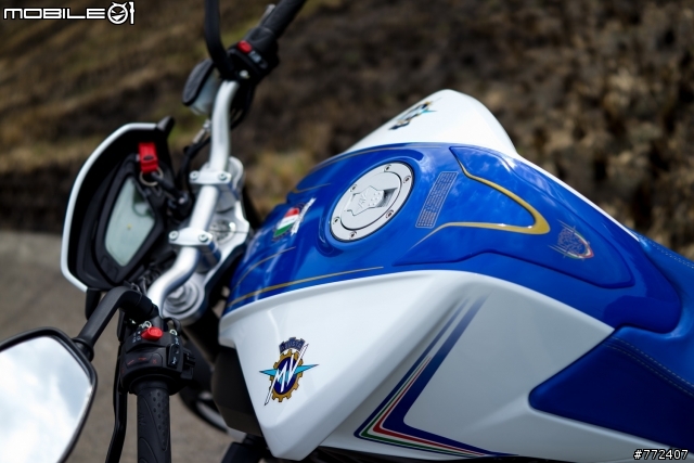 重車日誌20:最美的中量級街車-MV Agusta Brutale800