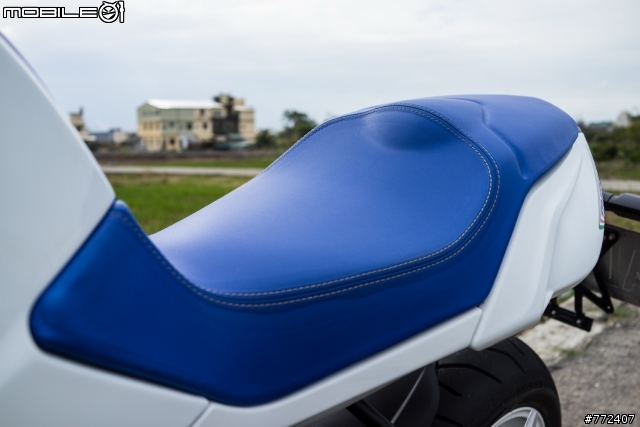 重車日誌20:最美的中量級街車-MV Agusta Brutale800