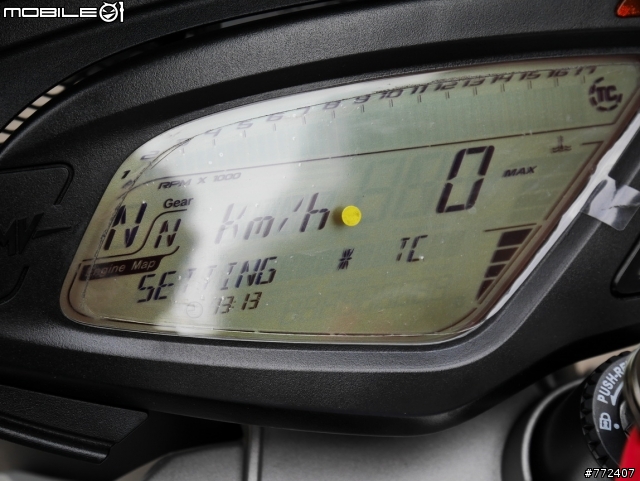 重車日誌20:最美的中量級街車-MV Agusta Brutale800