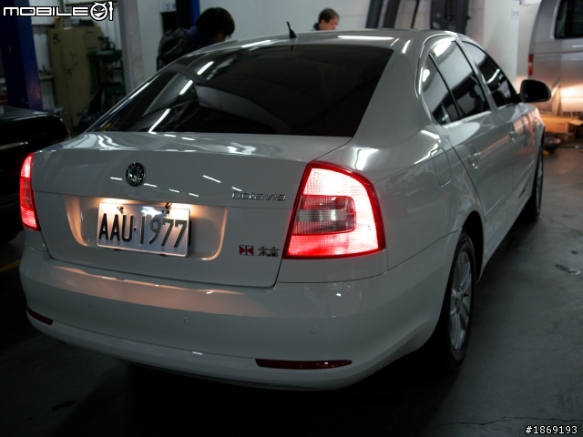SKODA Octavia 1.2 TSI (白) 小小開箱~